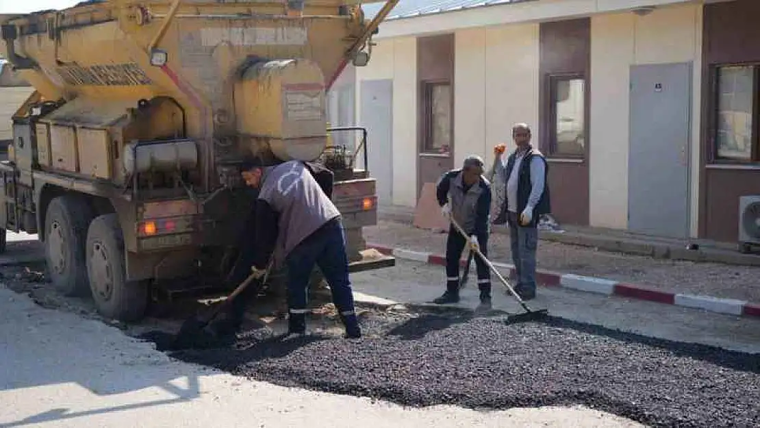 Vartana Prefabrik Yaşam Merkezinde asfalt çalışmaları devam ediyor