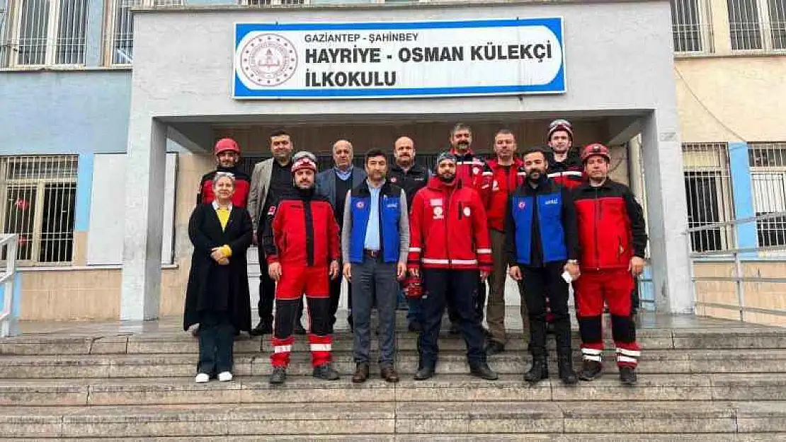 Okullarda deprem tatbikatı yapıldı