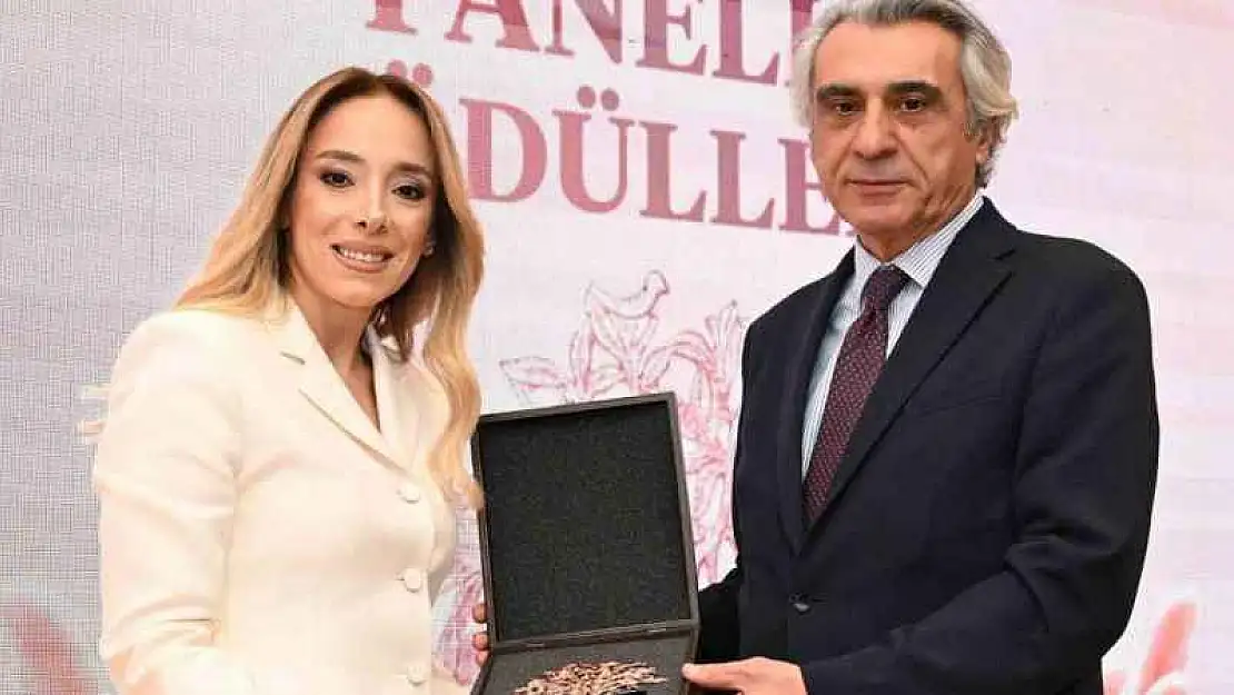 İpek Cıncıkcı'ya Anadolu'dan Yükselen Kadın Ödülü