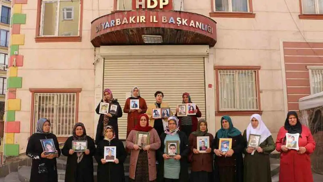 Evlat nöbetindeki aileler 8 Mart'ı buruk geçirdi