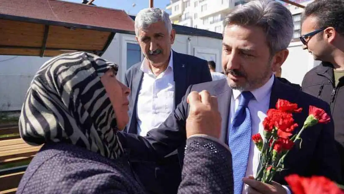 Bakan Yardımcısı Aydın, deprem mağduru kadınları unutmadı