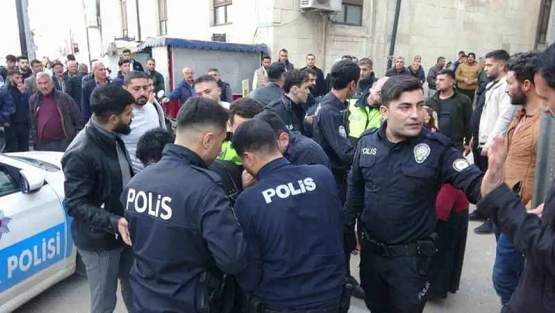 Polis ekiplerine mukavemette bulunan 2 şahıs gözaltına alındı