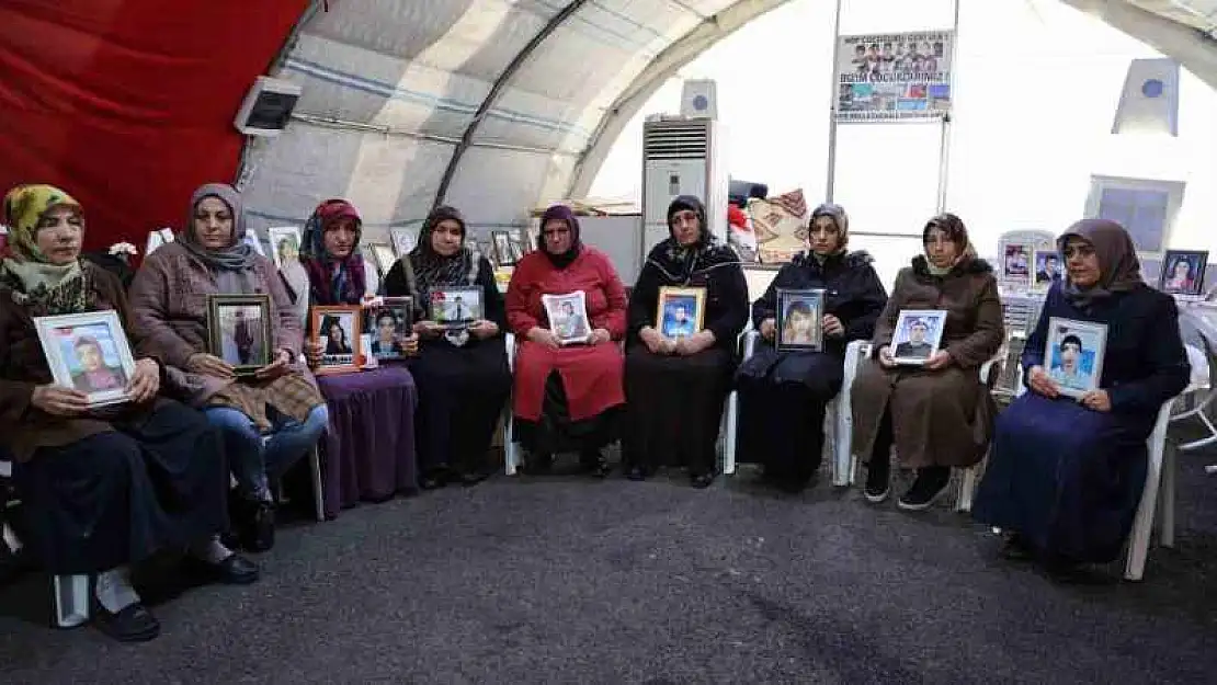 Diyarbakır anneleri Ramazan ayına evlatlarının yolunu gözleyerek giriyor