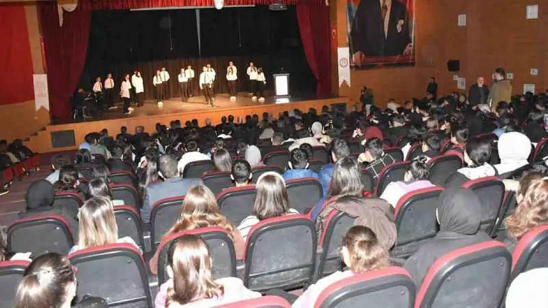 Siirt'te İstiklal Marşı'nın etkinliklerle kutlandı