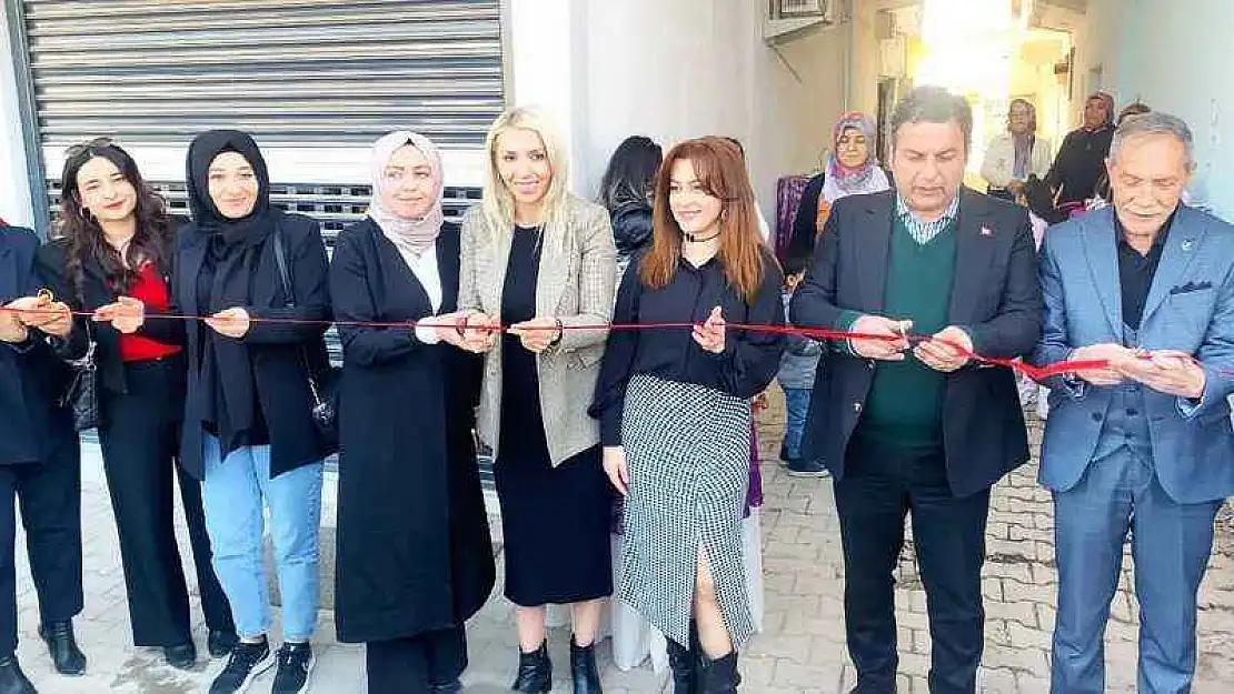 Gölbaşı'nda Gülşen Güzellik Salonu Açıldı