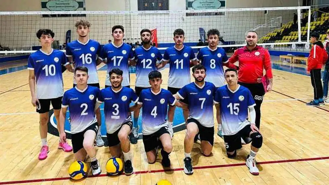 Siirt Belediyesi genç erkekler voleybol takımı, Van Bölge Şampiyonasına katılıyor