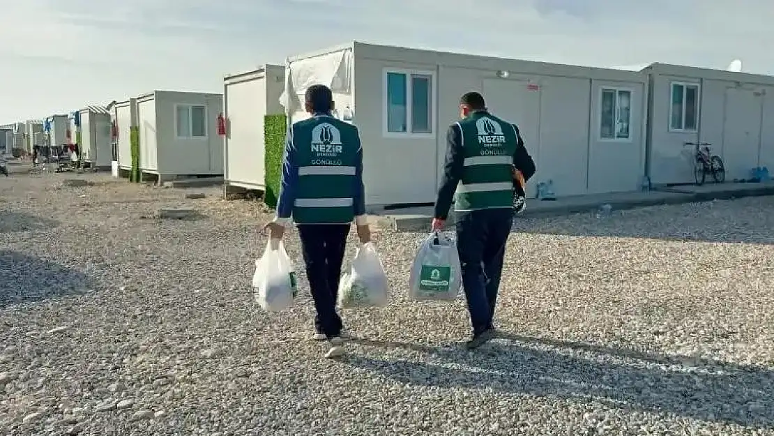 Adıyaman'da depremzedelere 2 bin 200 gıda paketi dağıtıldı