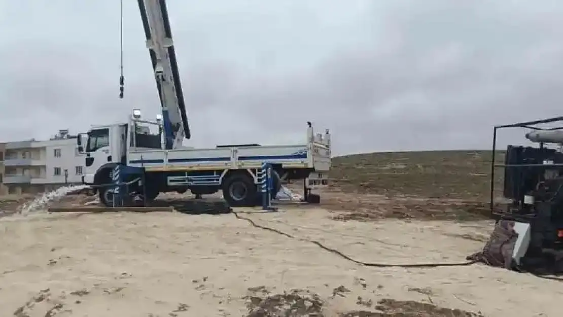 Midyat'ta iki mahallede sondaj kuyusu kazı çalışmaları tamamlandı