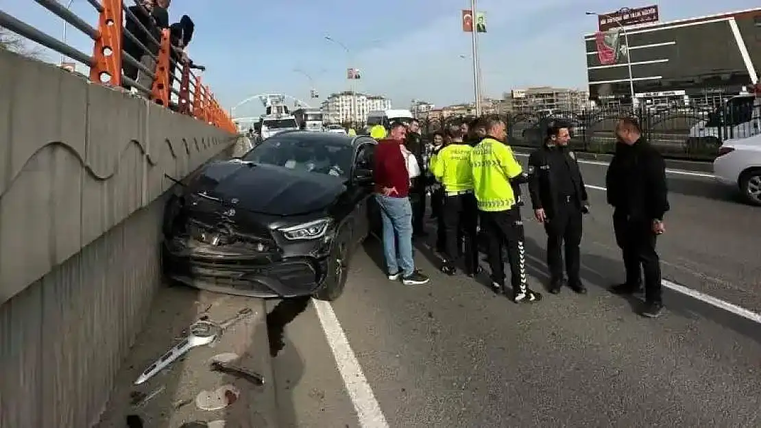 Diyarbakır'da 7 aracın karıştığı zincirleme kazada 4 kişi yaralandı