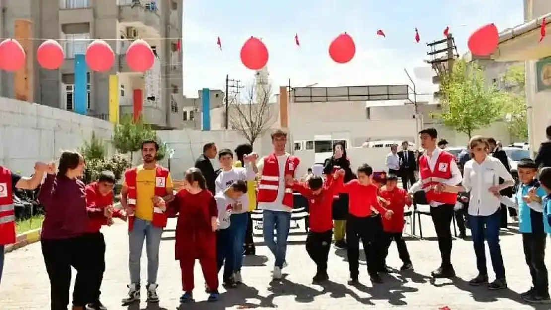 Cizre'de Otizm Farkındalık Günü kutlandı