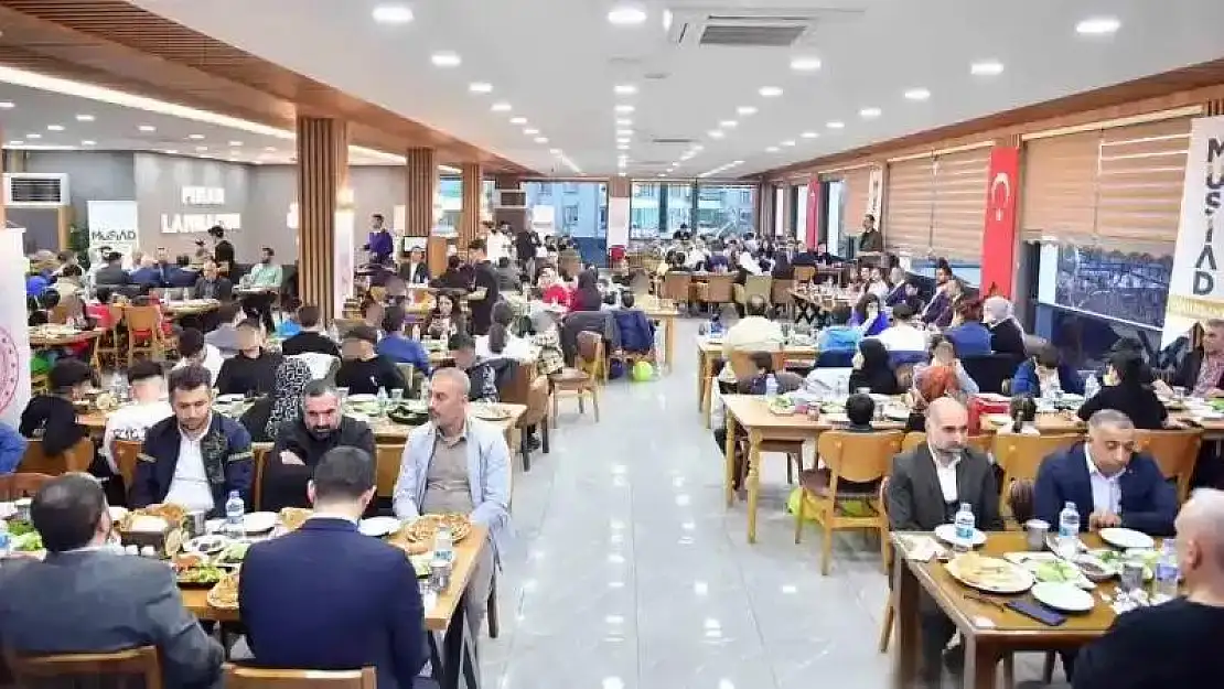 MÜSİAD Diyarbakır Şubesi, sevgi evlerindeki çocuklarla iftarda buluştu