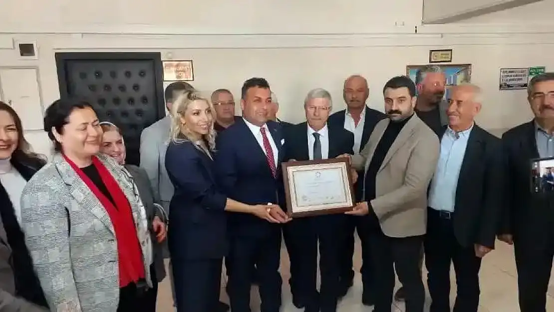 Başkan Yıldırım Mazbatasını Aldı