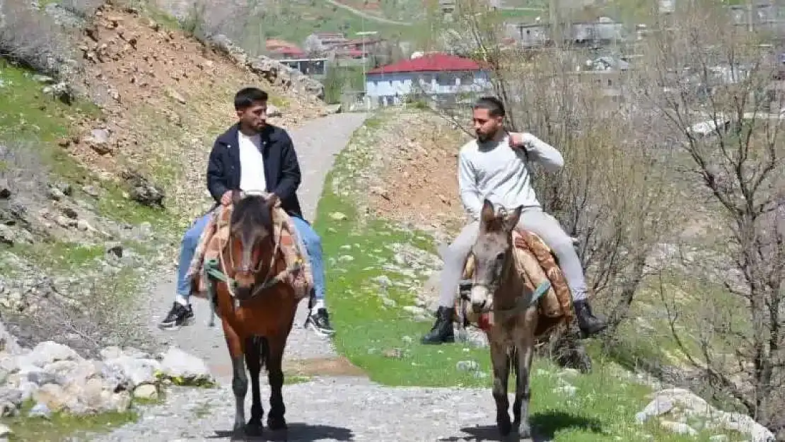 Beytüşşebap'ta terörden temizlenen yerlere doğa yürüyüşü yapılıp kamp kuruldu