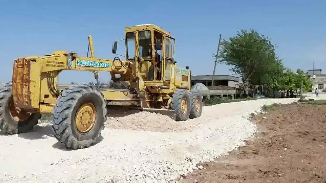 Kırsal mahallelerde üstyapı iyileştiriliyor