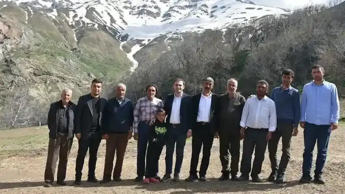 Kaymakam Mete, Sason Bitlis sınırındaki köylerde vatandaşlarla bir araya geldi