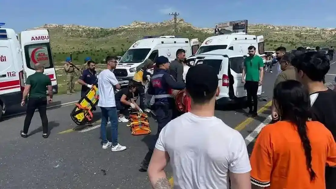 Mardin'de trafik kazası: 11 yaralı