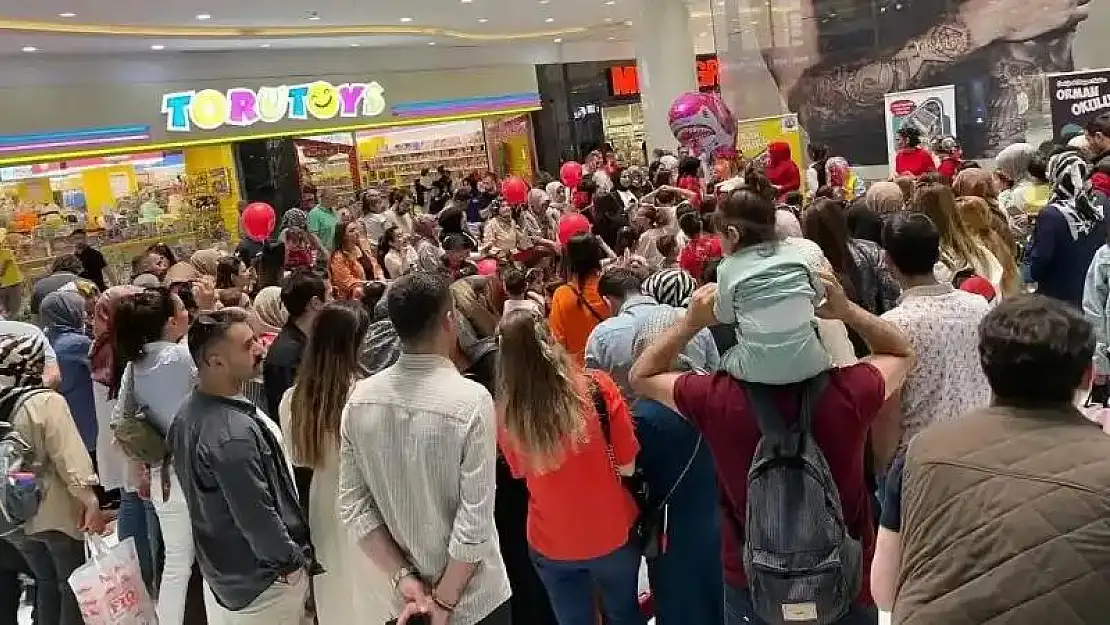 Mardian Mall, 23 Nisan Ulusal Egemenlik ve Çocuk Bayramı'nı renklendirdi