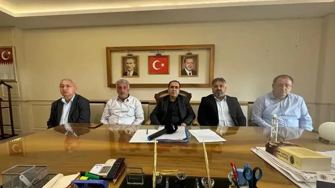 Birecik Belediye Başkanı ve meclis üyeleri DEM Parti'den istifa etti