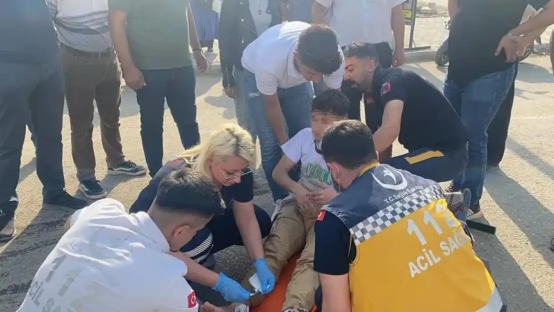 Adıyaman'da motosiklet hafif ticari araçla çarpıştı: 2 yaralı