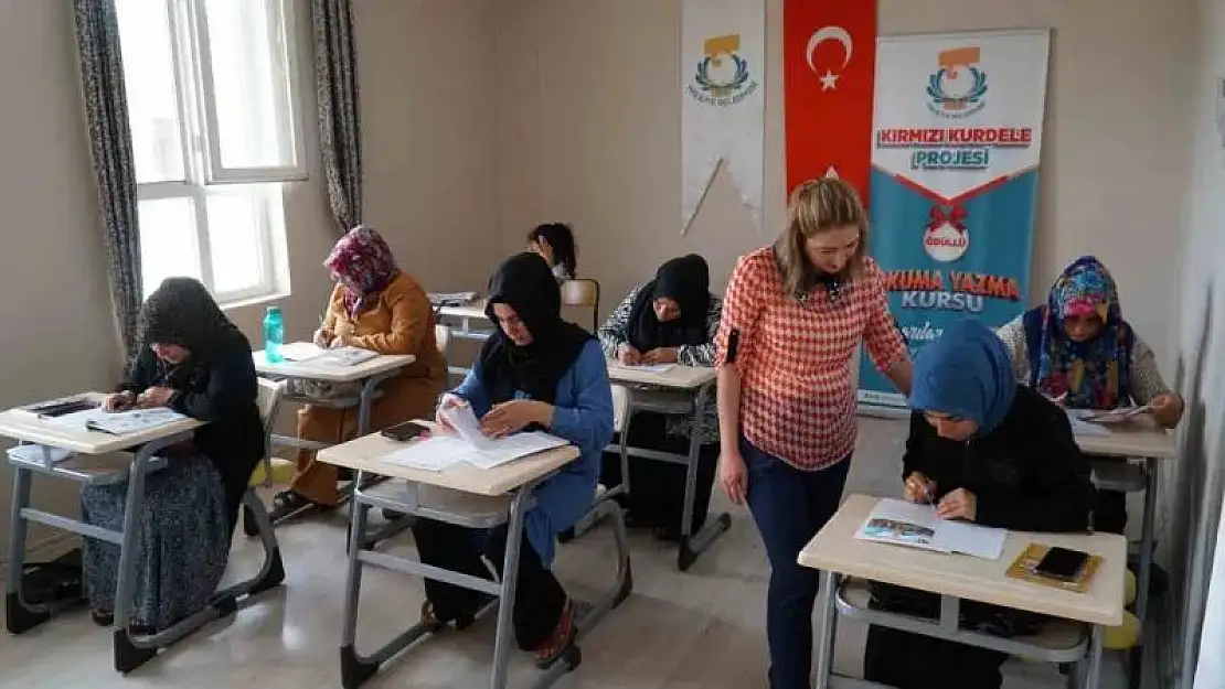 Haliliye'de kadınlar sertifika alıp iş hayatına atılıyor