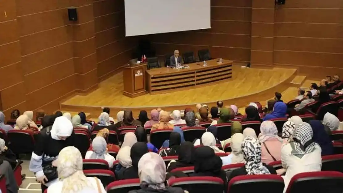 Prof. Dr. Aslan'dan Hz. Peygamber'in örnekliği konferansı