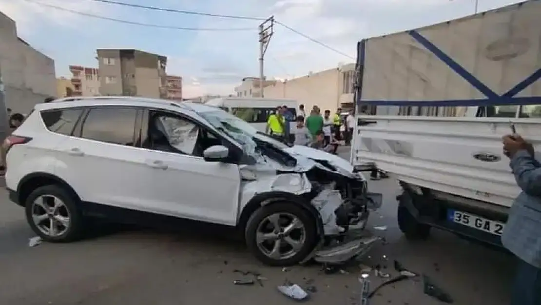 Mardin'de 6 araçlı zincirleme trafik kazası: 1 yaralı