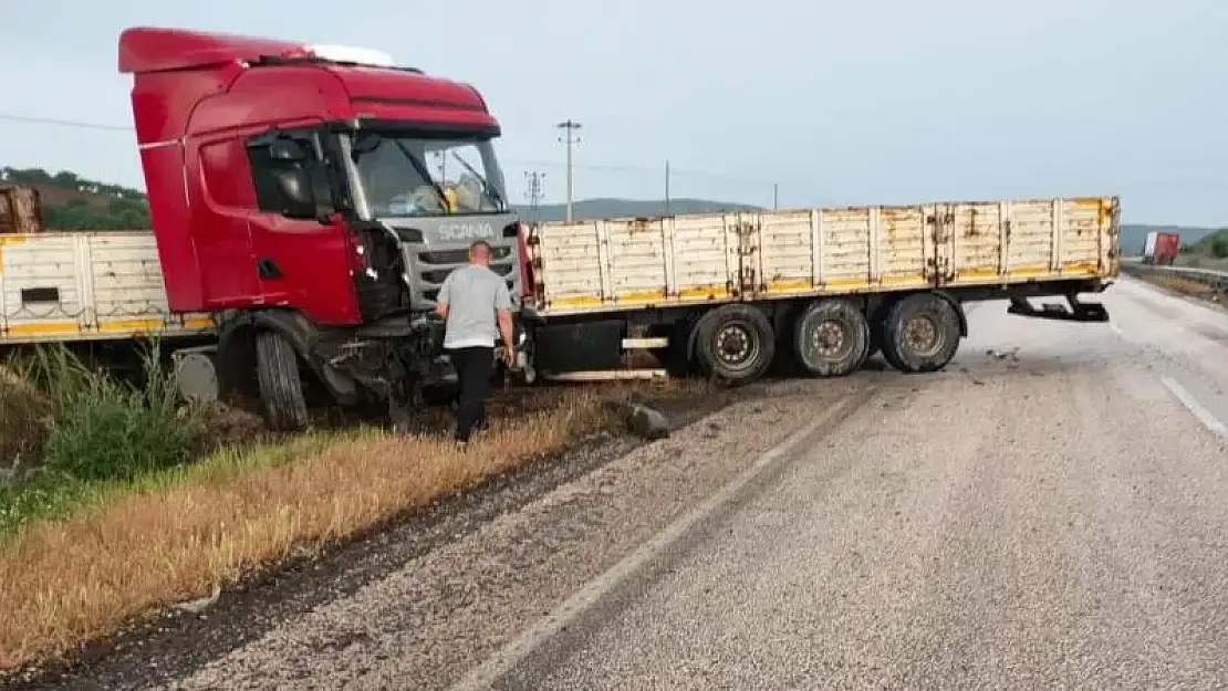 Gölbaşı ilçesinde tır şarampole girdi: 1 yaralı