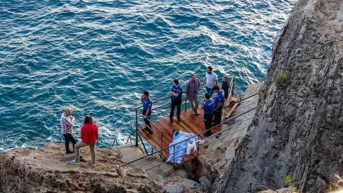 Tatil için Almanya'dan geldiği Antalya'da boğularak hayatını kaybetti