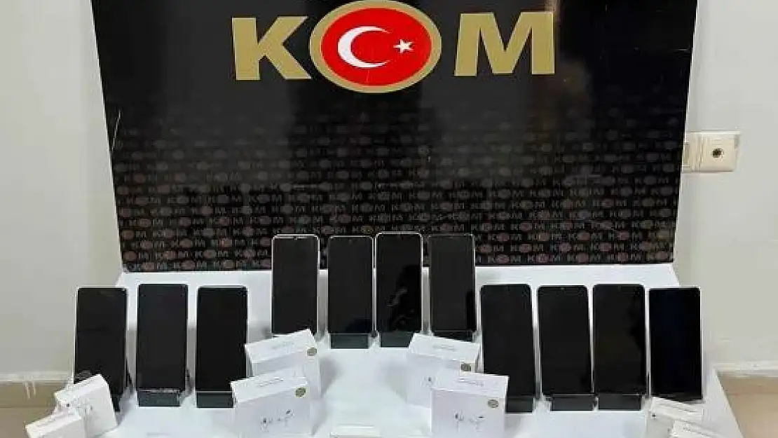 Malatya'da 11 adet kaçak cep telefonu ele geçirildi
