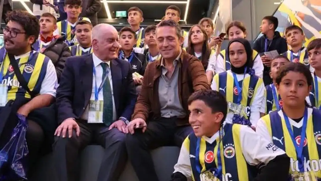 Malatyalı depremzede çocuklara Fenerbahçe Başkanı Ali Koç'tan sürpriz
