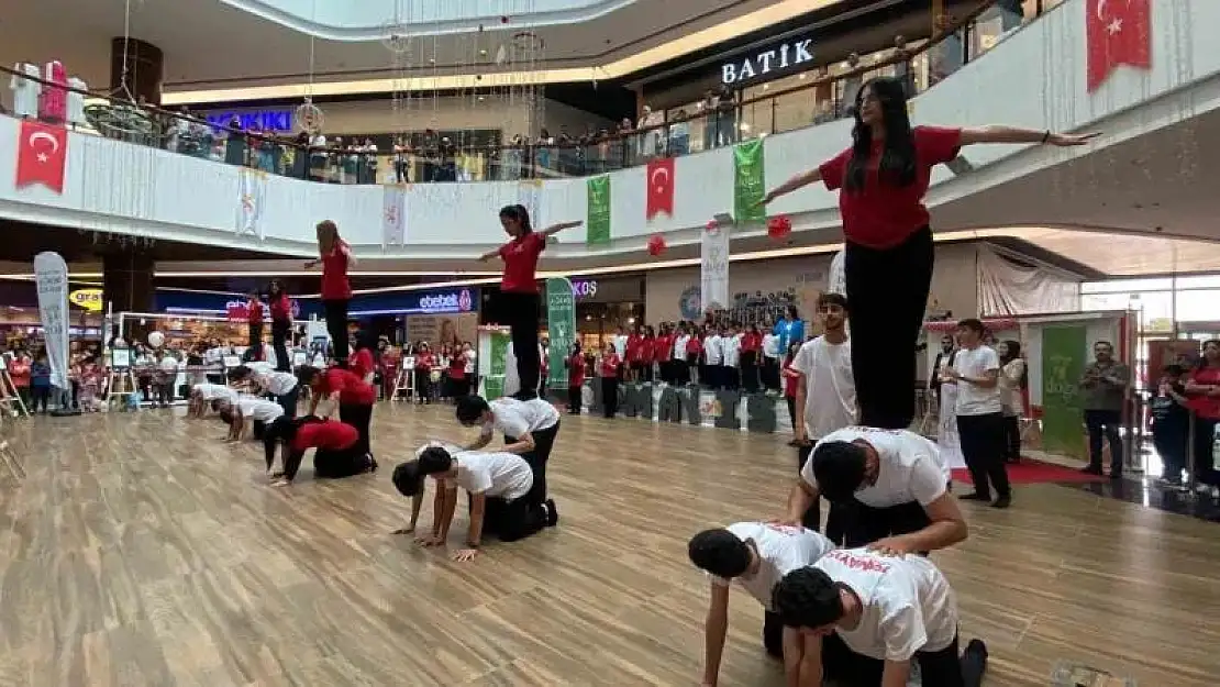 Adıyaman Doğa Koleji'nde 19 Mayıs coşkusu