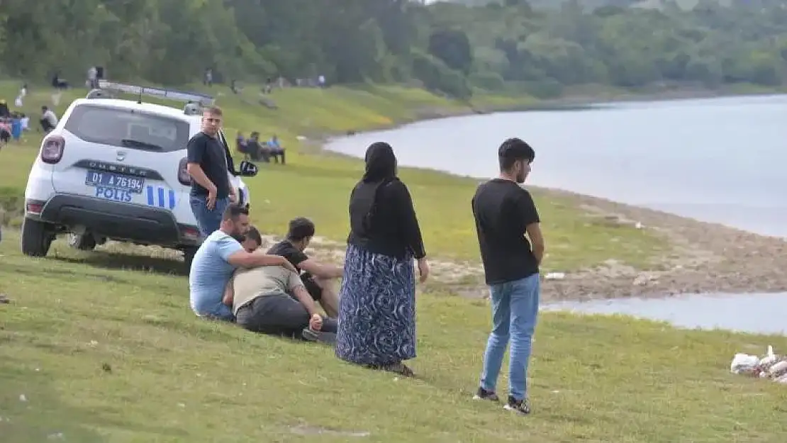 Seyhan Nehri'ne giren genç kayboldu