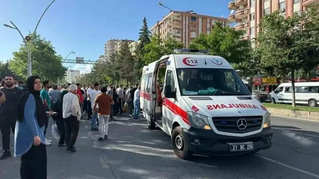 Yolun karşısına geçerken otomobilin çarptığı çocuk ağır yaralandı
