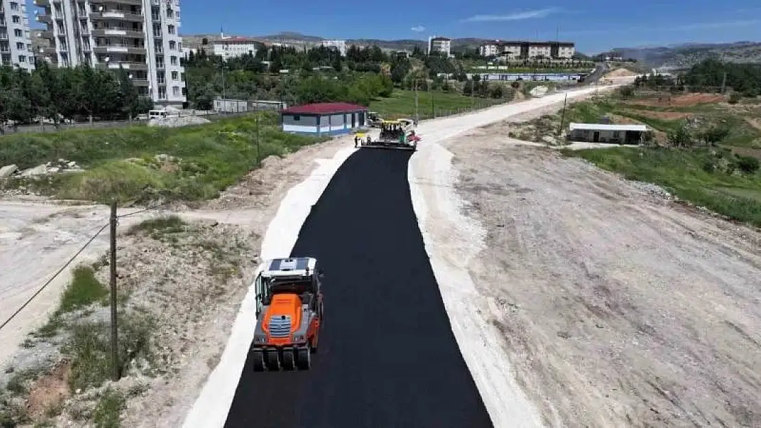 Adıyaman'da Asfalt serim çalışmaları hızla devam ediyor