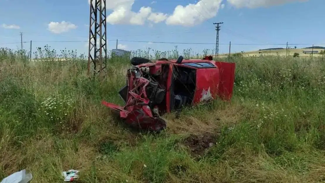 Diyarbakır'da feci kaza: 1 ölü, 2 ağır yaralı