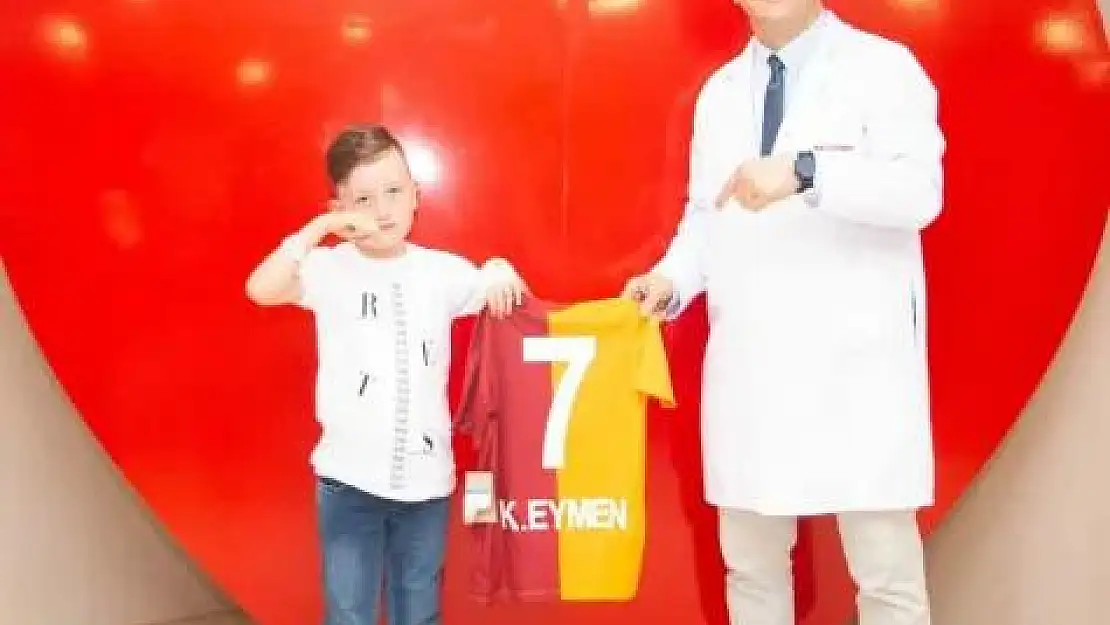 Lenfoma hastası Eymen Çakmak, Galatasaray forması hayaline kavuştu
