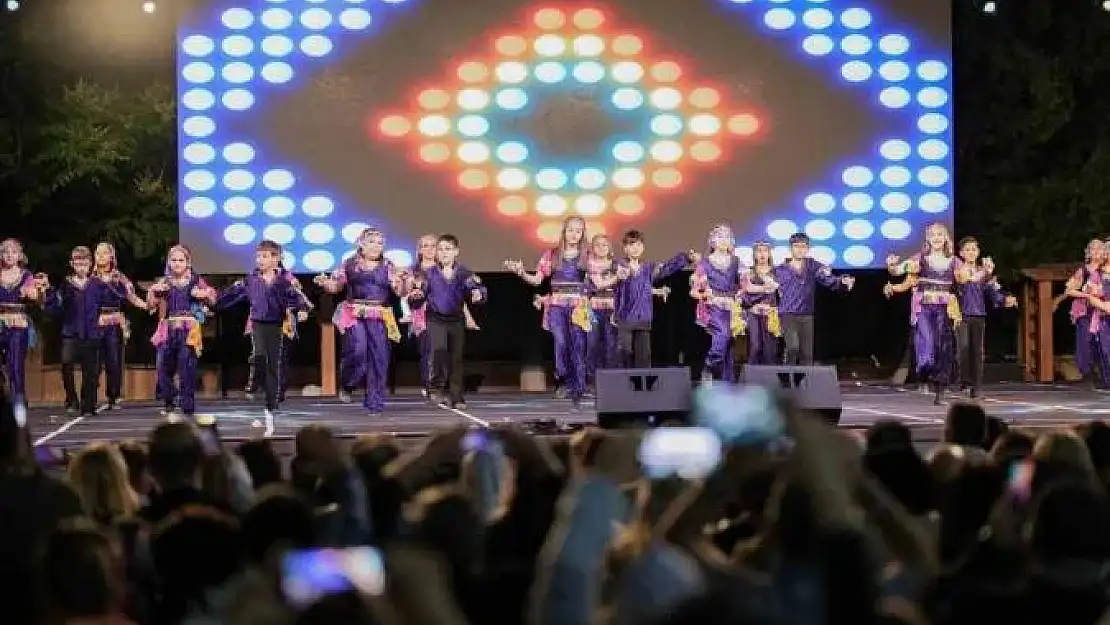 Gaziantep Kolej Vakfı öğrencilerinden dans şöleni
