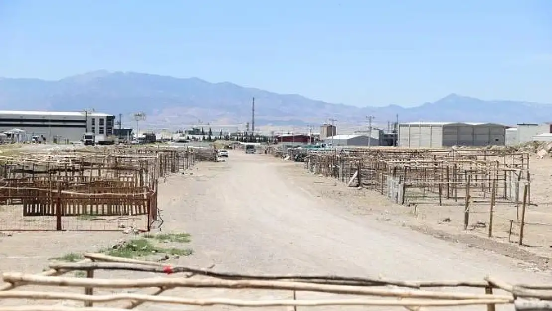 Dulkadiroğlu Belediyesi geçici kurban satış noktası hizmete açıldı
