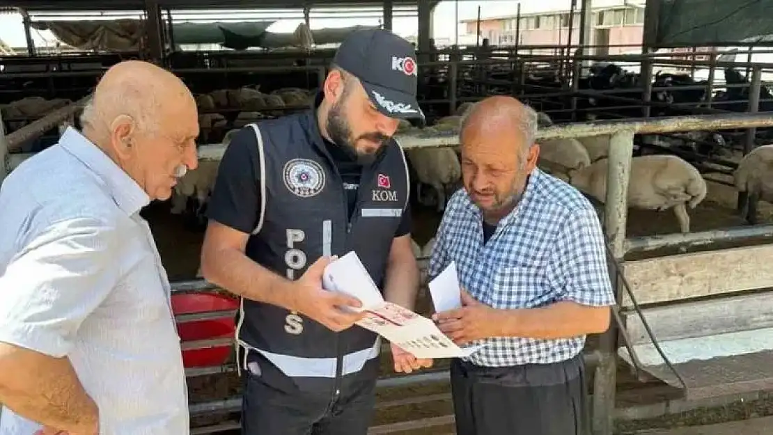 Polis ekiplerinden kurban pazarında sahte para uyarısı