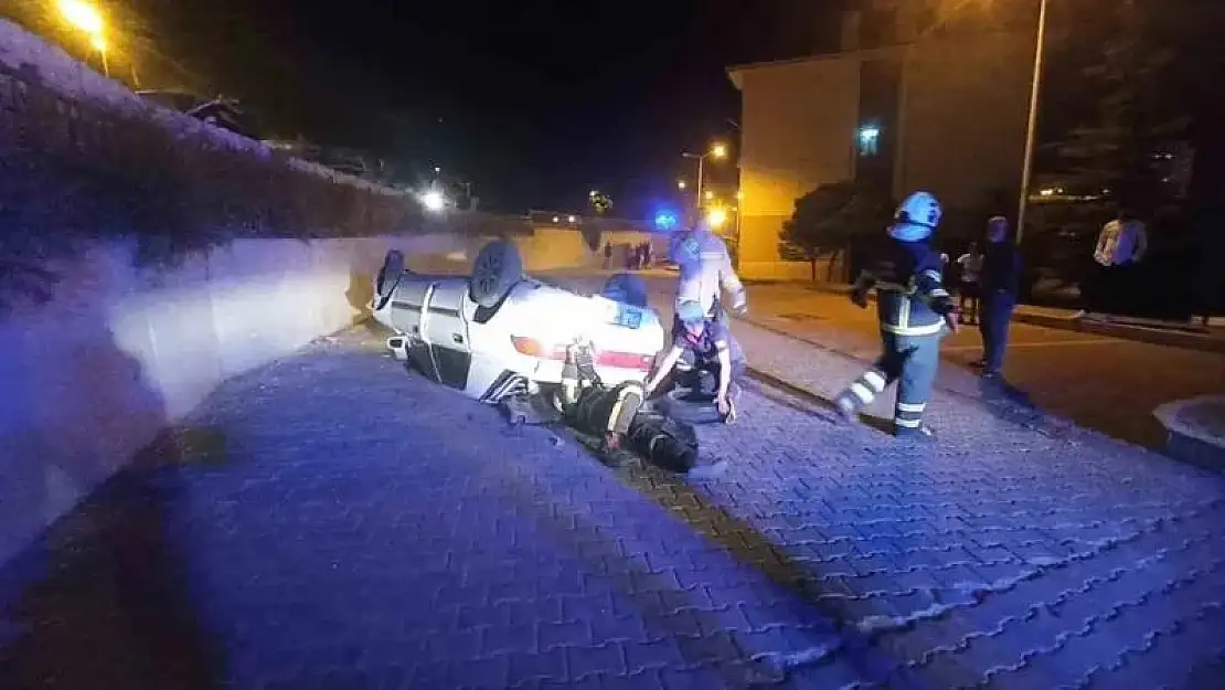 Mardin'de otomobil takla attı: 3 yaralı
