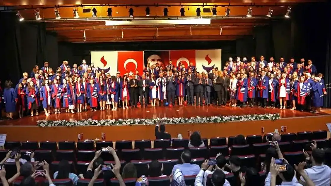 SANKO üniversitesi tıp fakültesinde mezuniyet heyecanı yaşandı