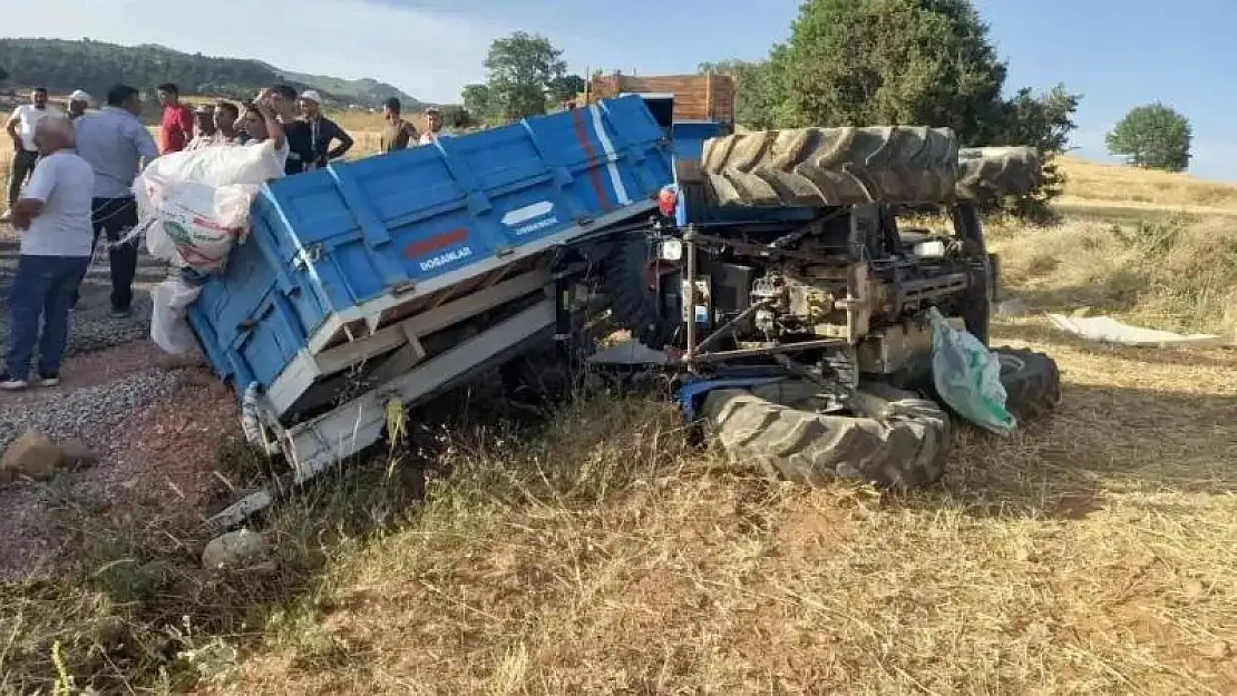 Traktör şarampole devrildi: 5 yaralı