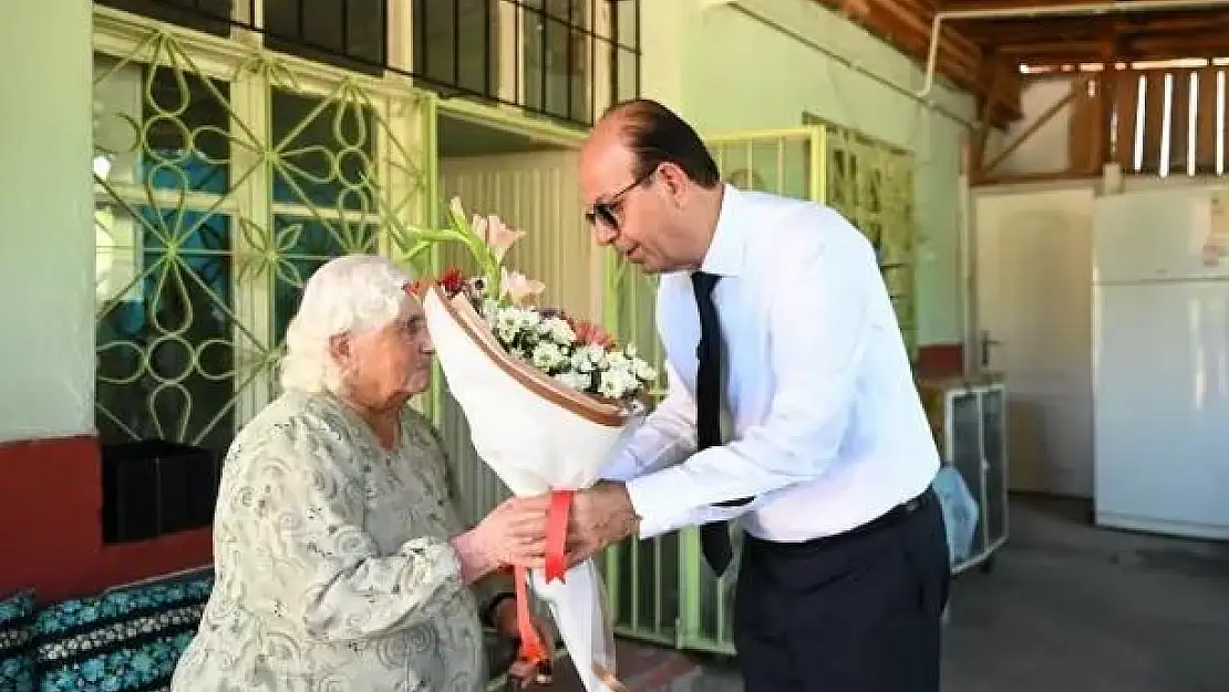 Geçit, 'Yaşlılarımız bizim canlı tarihimiz, hafızamızdır'
