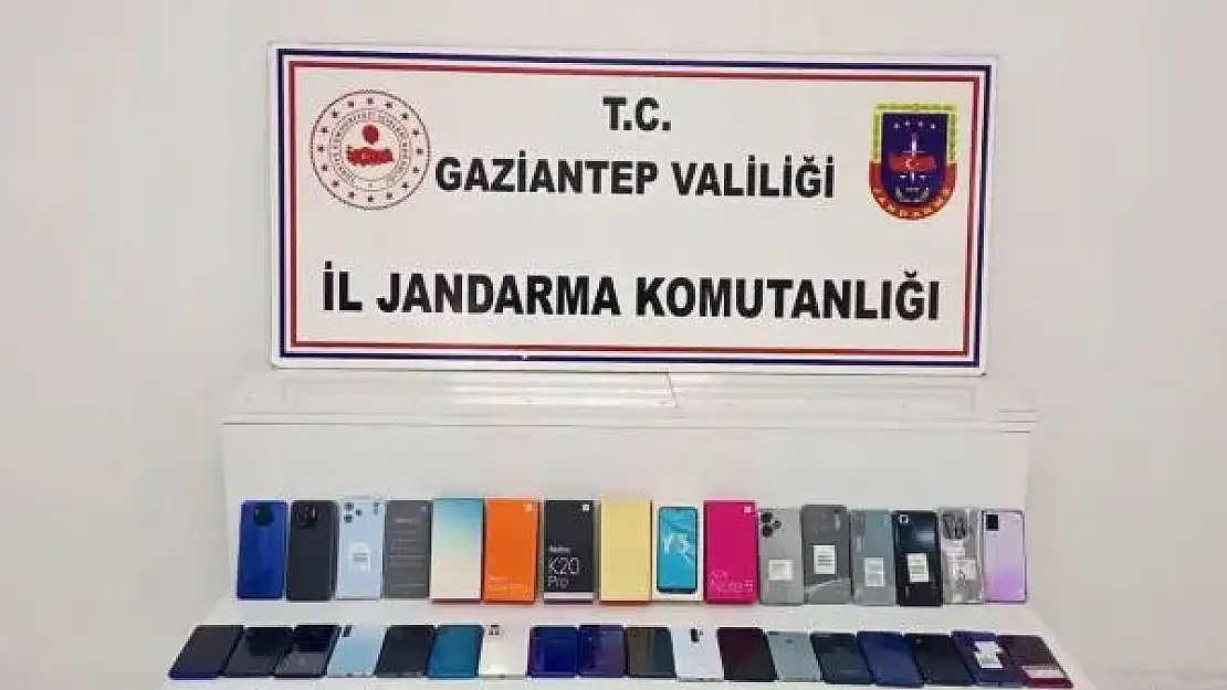 Gaziantep'te 2 milyon lira değerinde kaçak telefon ele geçirildi
