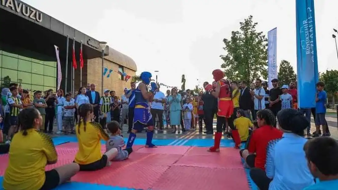 Şahin'den geleceğin şampiyonalarına moral ziyareti
