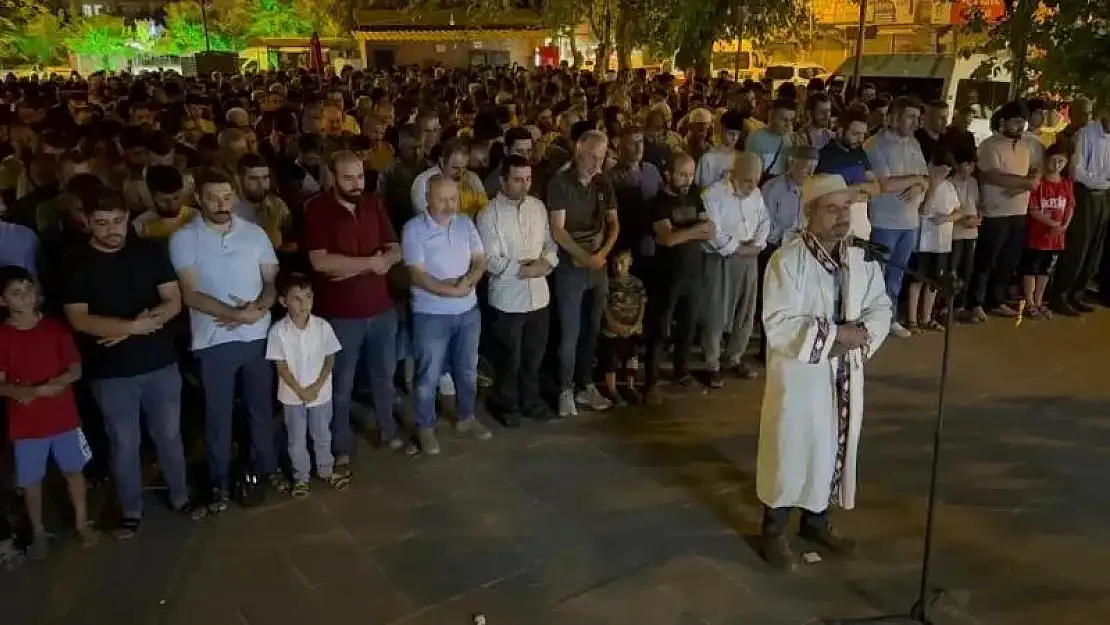 Kahta'da Haniye suikastı  protesto edildi, gıyabi cenaze namazı kılındı 