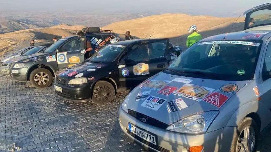 Doğu-Batı Dostluk ve İpek Yolu Rallisi Nemrut'un zirvesinde