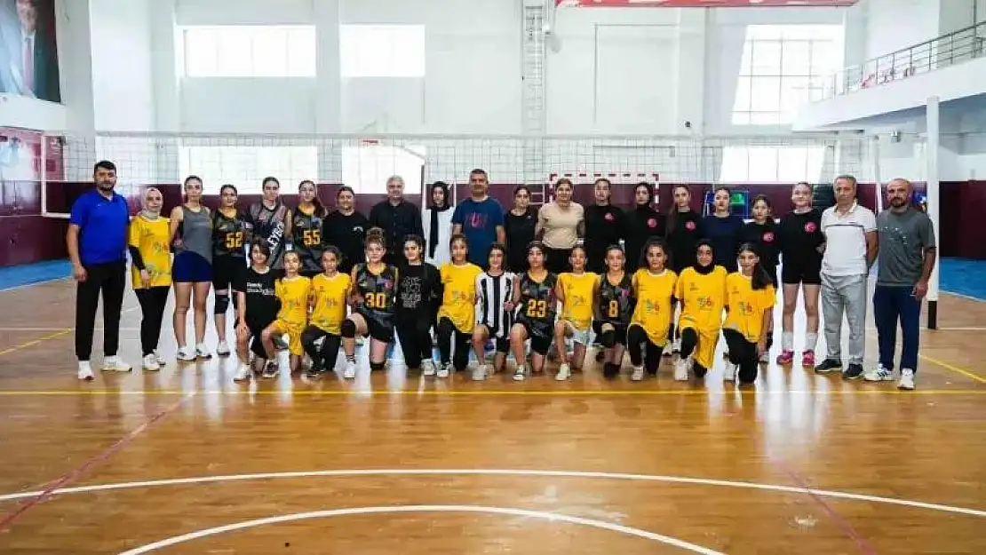 Adıyaman'da kadınlar voleybol takımı kuruldu