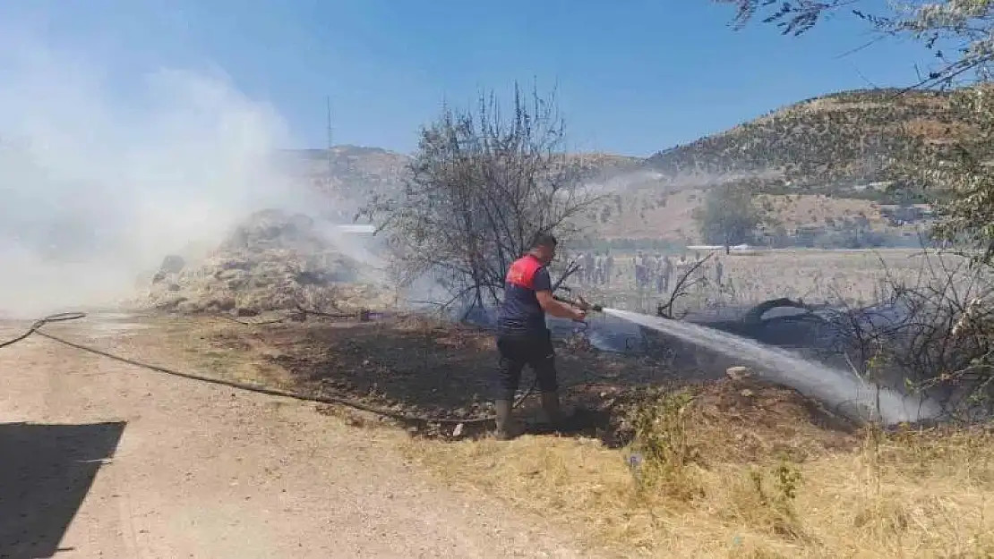 Gölbaşı'nda saman yığını küle döndü