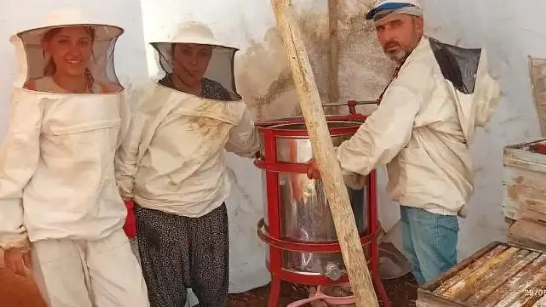 Besni'de Çiçek balının kadın eliyle sofralara yolculuğu başladı